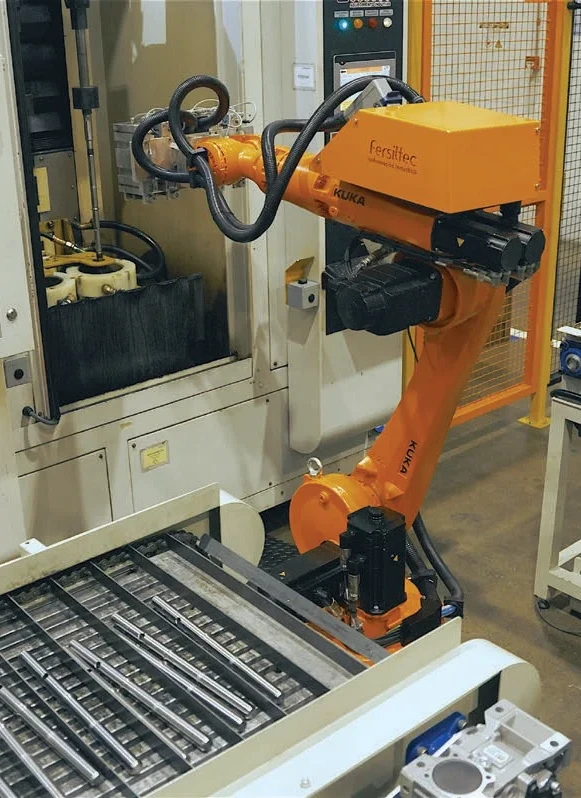Linha automática de indução com garras tecnológicas